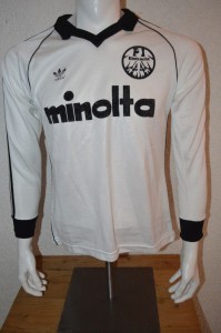 1980_-_1981_Matchworn_Spielertrikot_Adidas_Nr._7_Bernd_Hoelzenbein_Langarm_vorn