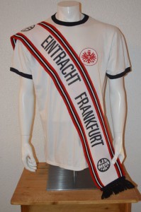 Fanschal 1980er Jahre Eintracht Frankfurt schwarz-weiß-rot