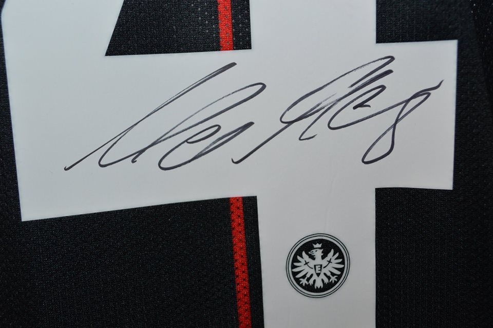 2015-16 Spielertrikot Matchvorbereitet Alex Meier Autogramm