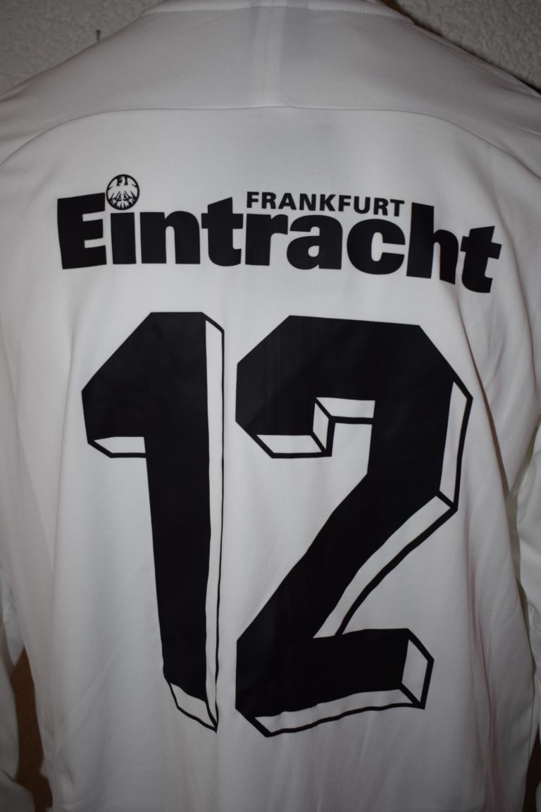 Eintracht Frankfurt Trikot Pin 2018 für Jacke  Mütze mit DFB Pokalfinale Patch 